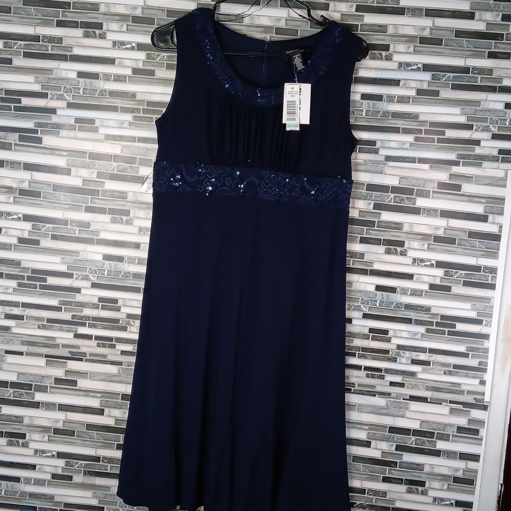 R&M Richards Ladies 8 Navy Evening Dress  Sequin Accents Cocktail Wedding Party